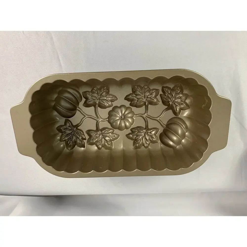 Nordic Ware PUMPKIN LOAF Bakeware 1 lb Pan Made in USA Baking Pan Harvest